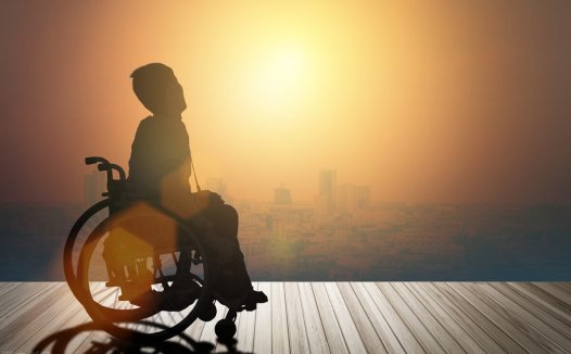 案例说保险:年均花费6000,理赔将近120万,换个其他保险公司可能一分都不赔