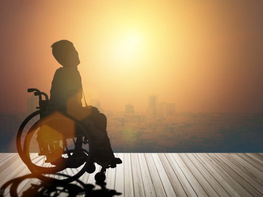 案例说保险:年均花费6000,理赔将近120万,换个其他保险公司可能一分都不赔